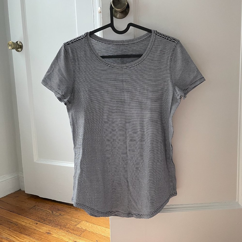 Lululemon | Athleisure Tee Shirt | Size: 2